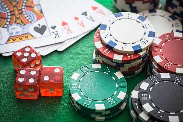 jitutoto live-dealer table selection interface with blackjack, roulette, and baccarat options