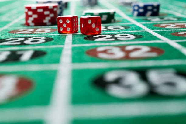 jitutoto mobile app showing live-dealer blackjack table with studio feed and table-limit options